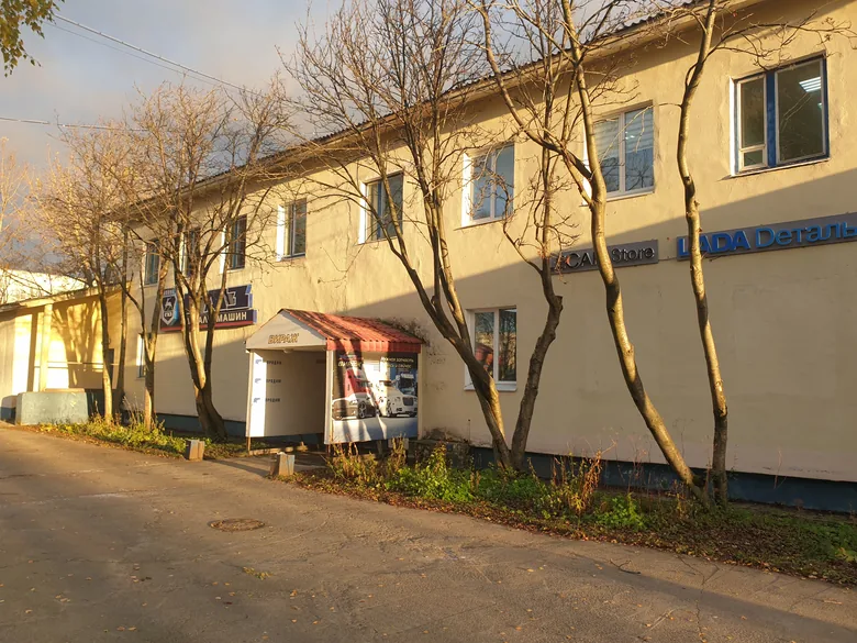 Здание автоцентра «ВИРАЖ» в Апатитах